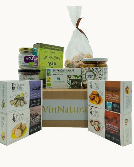 Caja de regalo con conservas gallegas artesanales, ideal para regalar o disfrutar en buena compañía.