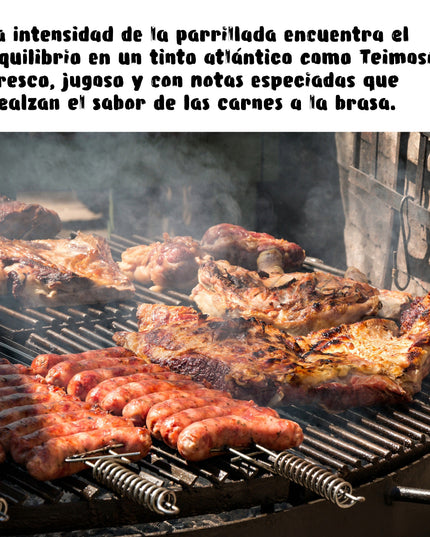 Un asado de varias carnes asado con un texto para maridarlo con un vino tinto Teimosía de Galicia