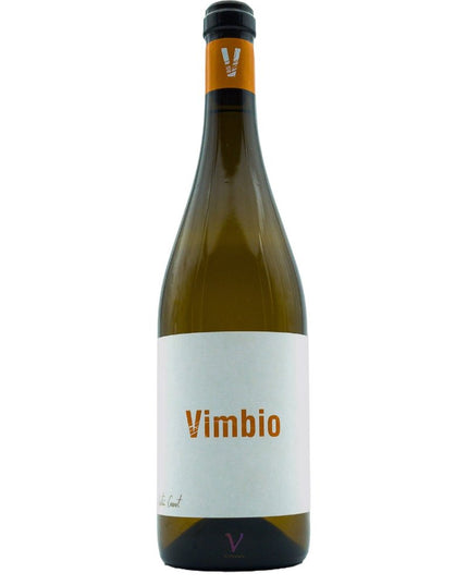 Botella de vino ecológico de Albariño, Vimbio sobre un fondo blanco.