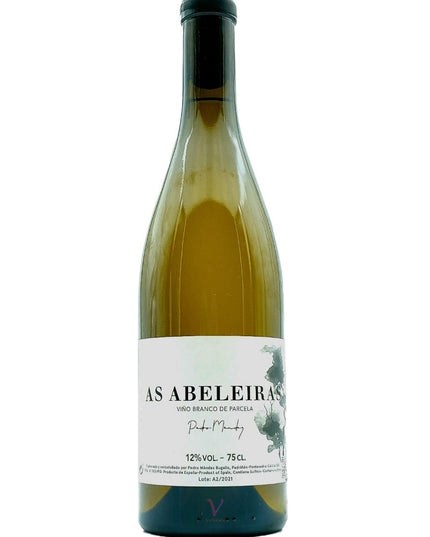 Botella de vino ecológico de albariño As Abeleiras, sobre un fondo blanco.