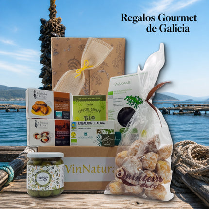 Caja regalo Descubre Galicia de VinNatura con conservas de Galicia, algas ecológicas, melindres, aceitunas y fondo marinero
