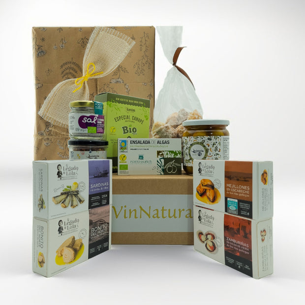 Caja de regalo gourmet artesanal con conservas premium de Galicia, ideal para regalar, regalo de empresa o disfrutar en buena compañía.
