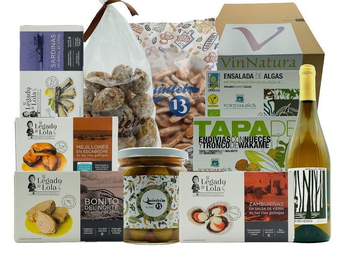 Caja de regalo gourmet con conservas de las Rías Baixas, productos Gourmet Gallegos, picos premium, pastas tradicionales de obrador y una botella de vino blanco Godello artesanal. Ideal como regalo de empresa, para regalar o disfrutar en buena Compañía.