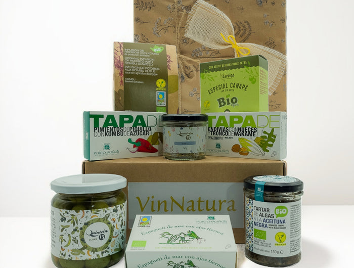 Caja de regalo vegana gourmet premium con conservas artesanales vegetales de Galicia, ideal para regalar, regalo de empresa vegano o disfrutar en buena compañía.