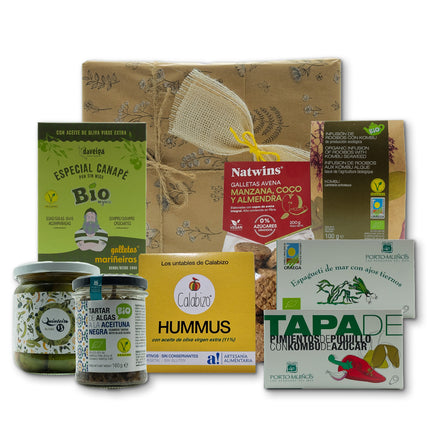 Cesta vegana de regalo Terra de VinNatura con conservas vegetales y productos gourmet de Galicia