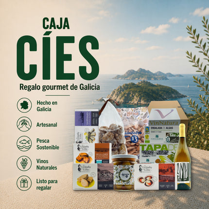 Regalo gourmet gallego Cíes con conservas artesanales, algas de Galicia, dulces tradicionales y vino Godello en presentación cuidada