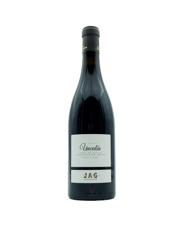 Botella de vino tinto orgánico, Un Culín sobre un fondo blanco.