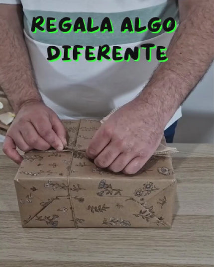 Caja de regalo vegana Terra con conservas gourmet y productos de Galicia