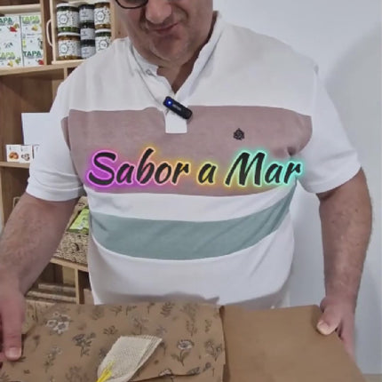 Caja de regalo Areosa con conservas premium y productos gourmet de Galicia