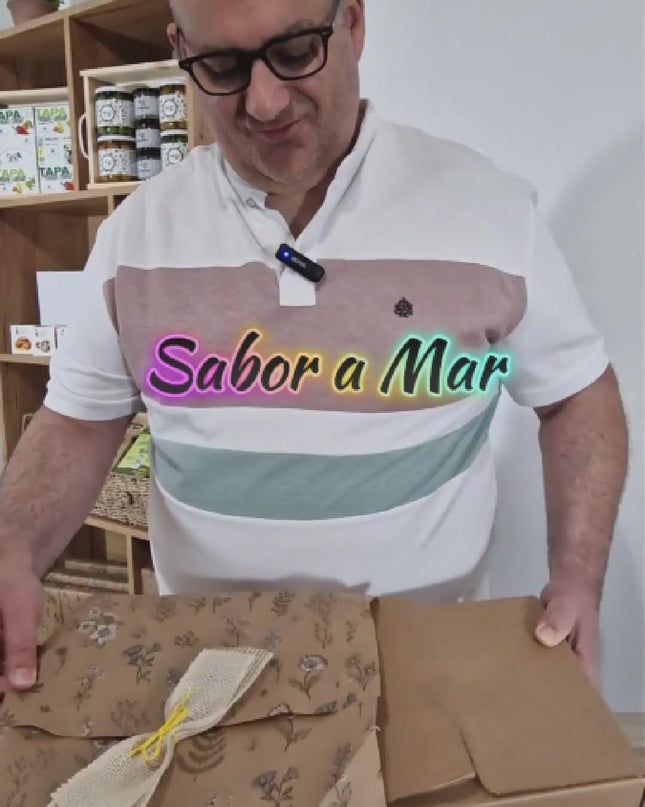 Caja de regalo Areosa con conservas premium y productos gourmet de Galicia