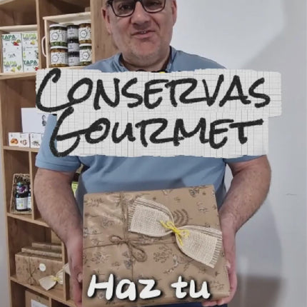 Caja de regalo orixe con conservas premium y productos gourmet de Galicia