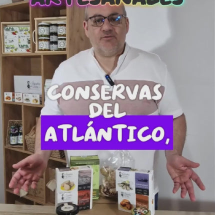 Caja de regalo Morriña con productos Gallegos y conservas gourmet del mar y el monte